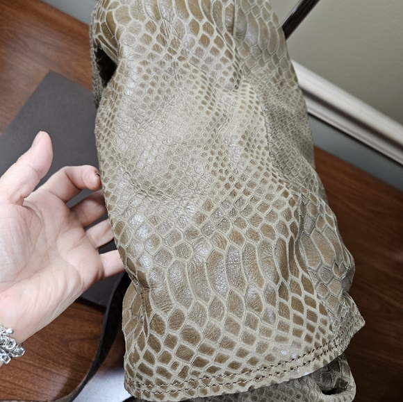 Hotic Very Nice Very Thick Leather Two Ways Shoulder Cross body Bag - Picture 3 of 12